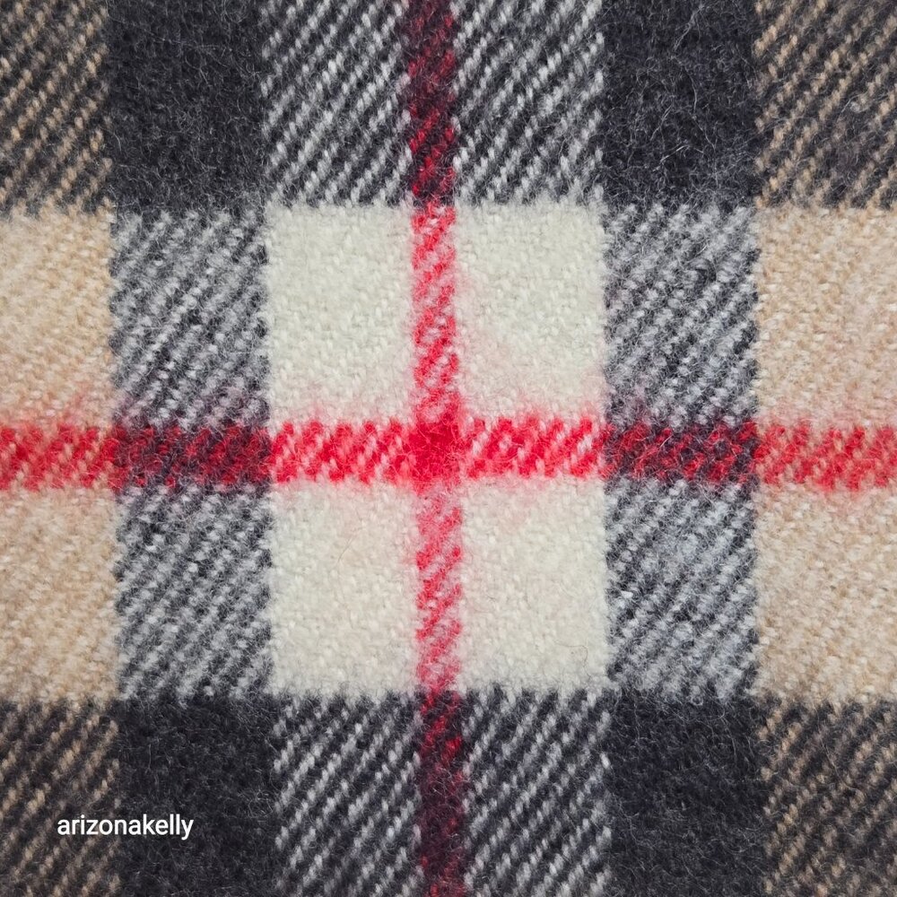 NWT Extra Fine Merino Wool Plaid Scarf Made in Ireland - Picture 5 of 8